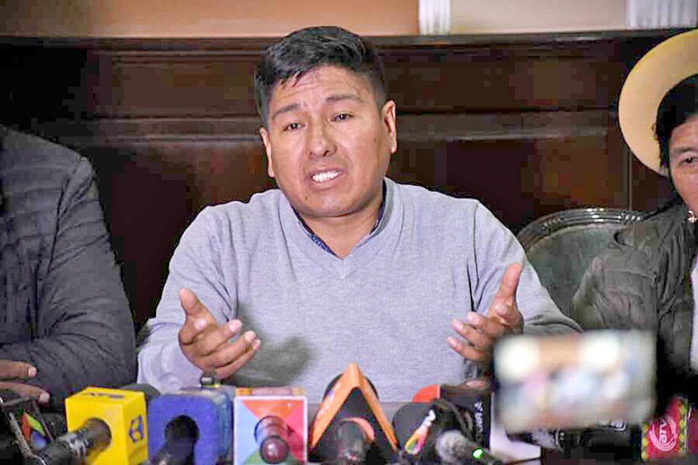 Presidente del MAS invita a Andrónico a no dispersar el&nbsp;voto