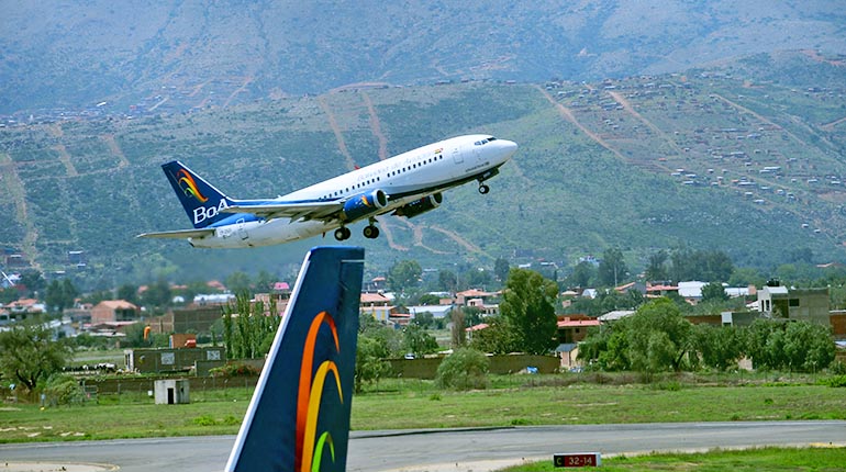 Gobierno defiende a BoA y asegura que «es seguro» volar en la aerolínea estatal