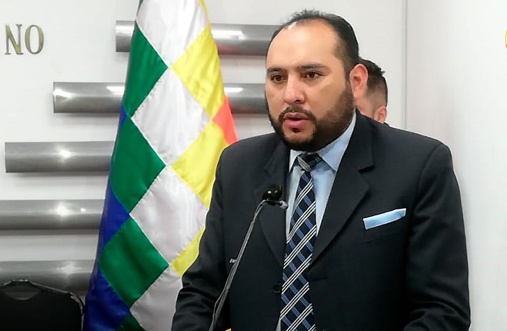 Gobierno exige a parlamentarios evistas renunciar al MAS, a sus curules y a su sueldo de Bs 23 mil  